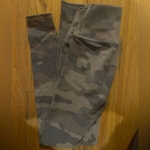 alo yoga camouflage ankle legging size XS